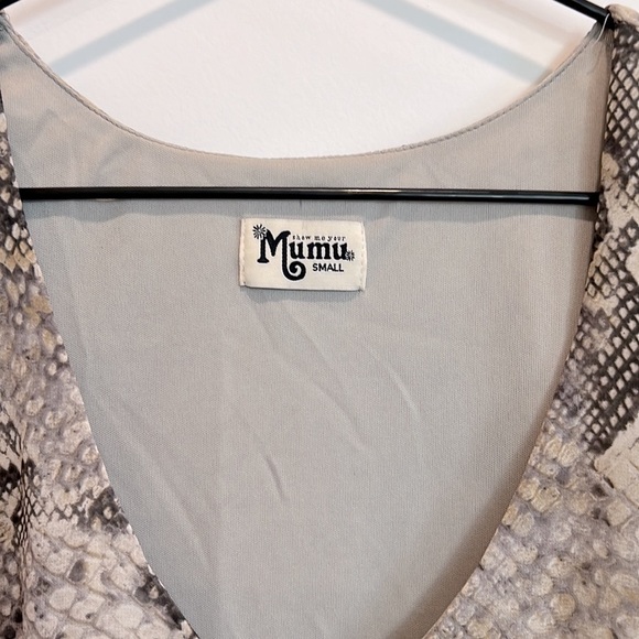 Show Me Your MuMu Long Sleeve Reptile Snake Print Blouse Bell Sleeve V Neck Top - Picture 6 of 12